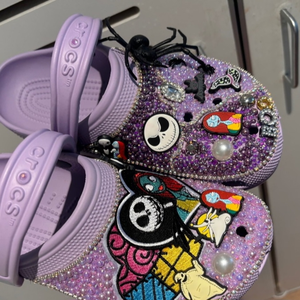 CROCS Kids Lavender Slippers with Fun Charms